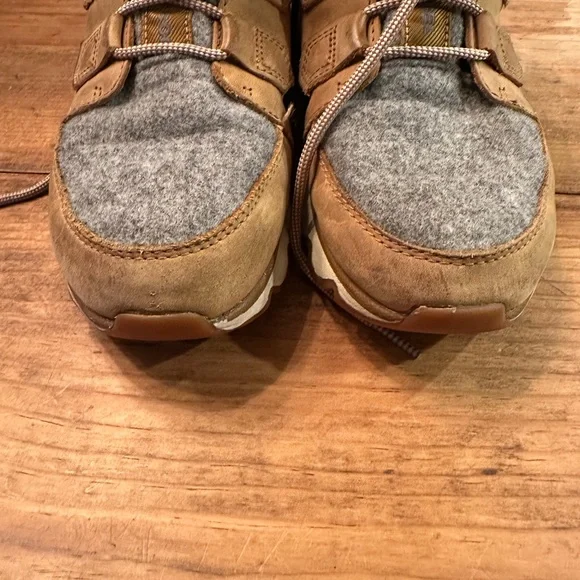 Sorel Kinetic Caribou Camel and Gray Sneaker Boot Size 8 - Picture 8 of 10